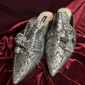 DKNY Pier Bow Black/Gold Canvas Pointed Toe Mule Flats Women’s Sz 10M NWOB